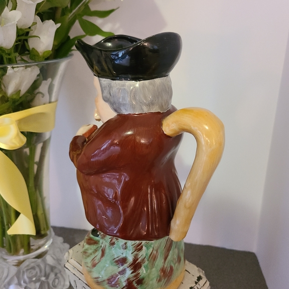 Toby Jug English Ceramic Staffordshire Snuff Taker Size 9.5" tall x 6" wide - Picture 5 of 10